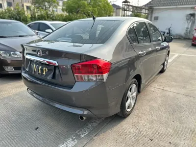 Honda City Classic 2010, 101000 км, за 12800 CNY