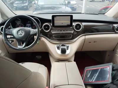 Mercedes-Benz V-Class 2017, 159000 км, за 136671.69 CNY - фото 9