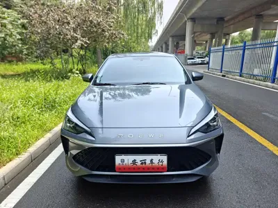 Roewe i5 2025, 3900 км, за 52800 CNY