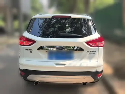 Ford Kuga 2014, 92100 км, за 26200 CNY