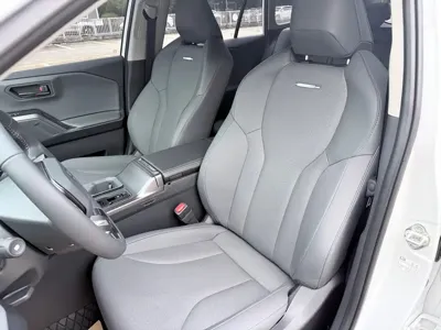 Toyota RAV4 2026, 7000 км, за 176000 CNY - фото 12