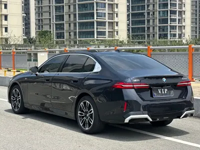 BMW 5 Series 2025, 40000 км, за 272800 CNY - фото 14