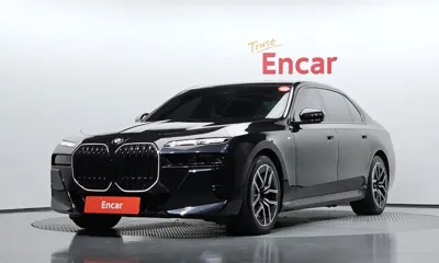 BMW 7-Series · 2023 год