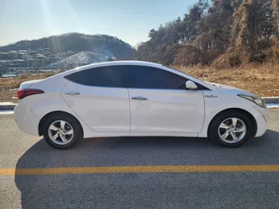 Hyundai Avante 2015, 195939 км, за 4800000 KRW - фото 8