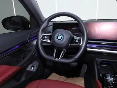 BMW i5 2025, 12800 км, за 239000 CNY - фото 27