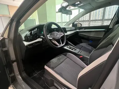Volkswagen Golf 2022, 34000 км, за 83800 CNY