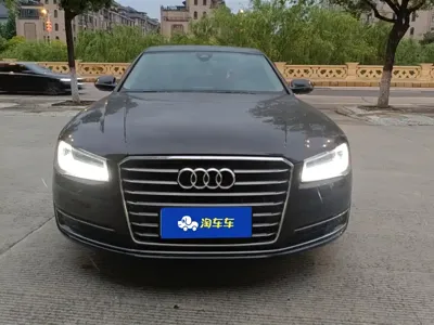 Audi A8 2015, 141000 км, за 120000 CNY