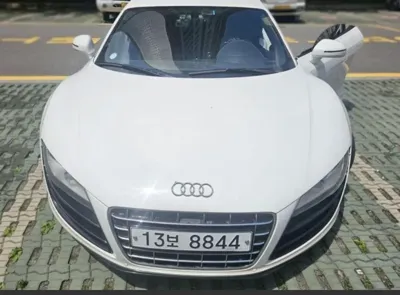 Audi R8 · 2010 год
