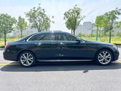 Mercedes-Benz E-Class 2023, 25000 км, за 288000 CNY