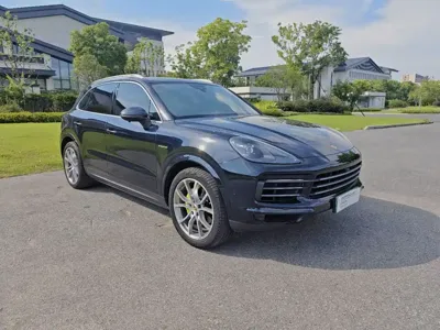 Porsche Cayenne Hybrid 2021, 48000 км, за 388000 CNY - фото 6