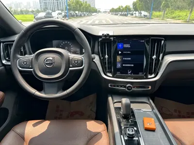 Volvo S60 2021, 61000 км, за 88000 CNY - фото 16