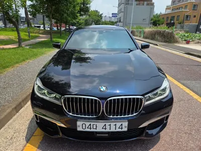 BMW 7-Series · 2018 год