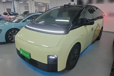 Li Auto MEGA 2024, 57300 км, за 407294.93 CNY - фото 1