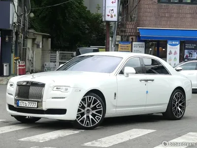 Rolls-Royce Ghost · 2017 год