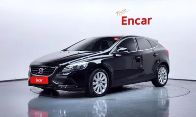 Volvo V40 · 2016 год