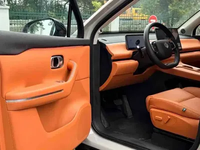 Leapmotor Leapmotor C10 2025, 12000 км, за 115000 CNY