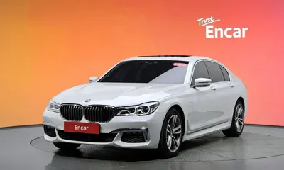 BMW 7-Series · 2018 год