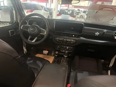 Jeep Wrangler 2024, 13200 км, за 326300 CNY - фото 10