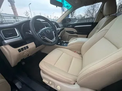 Toyota Highlander 2017, 95000 км, за 86800 CNY