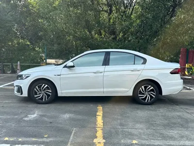 Volkswagen Bora EV 2020, 64000 км, за 43600 CNY