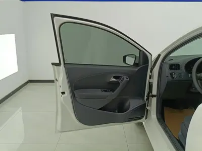Volkswagen Polo 2017, 74000 км, за 25800 CNY - фото 7