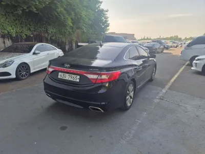 Hyundai Grandeur 2015, 290504 км, за 3300000 KRW