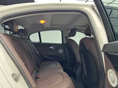 BMW 1 Series 2022, 25000 км, за 123800 CNY - фото 8