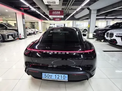 Porsche Taycan 2023, 31821 км, за 99900000 KRW