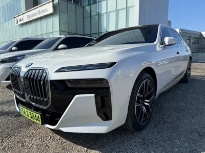BMW i7 2026, 1050 км, за 109920000 KRW