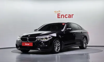 BMW 5-Series · 2017 год