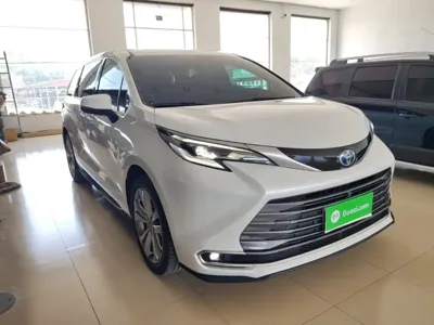 Toyota Sienna 2024, 47300 км, за 233200 CNY