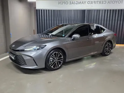 Toyota Camry · 2025 год