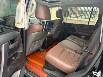 Toyota Land Cruiser 2019, 76000 км, за 430000 CNY - фото 4