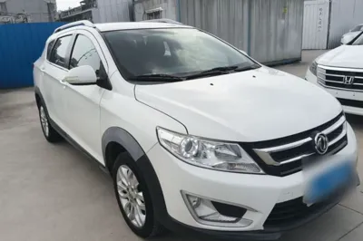 Dongfeng Aeolus AX3 2016, 56600 км, за 24549.08 CNY