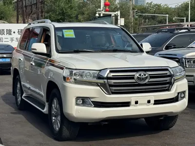 Toyota Land Cruiser 2016, 200000 км, за 488000 CNY