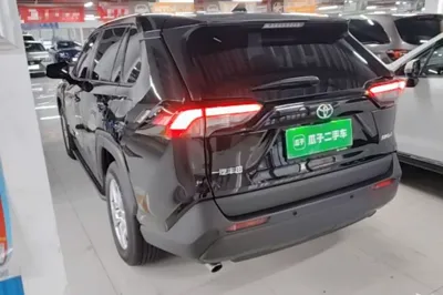 Toyota RAV4 2024, 8100 км, за 130820.12 CNY