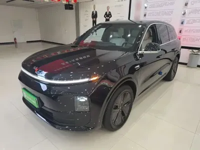 Li Auto Li L6 · 2025 год