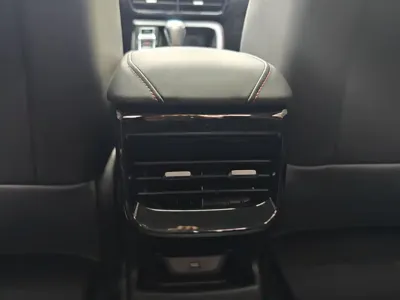 Roewe i5 2025, 3900 км, за 52800 CNY - фото 12