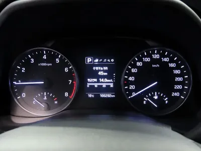 Hyundai Avante 2016, 166265 км, за 6950000 KRW - фото 9