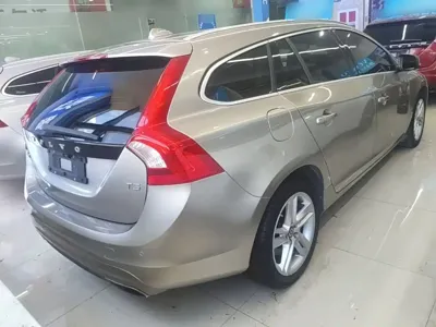 Volvo V60 2017, 102400 км, за 65700 CNY - фото 7