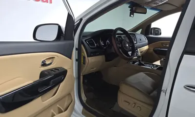 Kia Canival 2017, 70367 км, за 14500000 KRW - фото 10