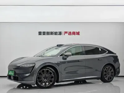 智界 Zhijie R7 · 2024 год