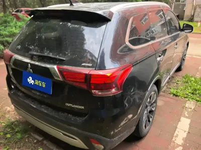 Mitsubishi Outlander 2019, 76400 км, за 55000 CNY