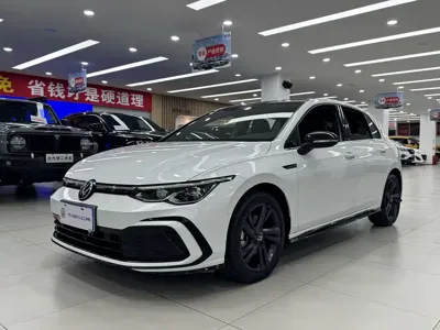 Volkswagen Golf · 2022 год