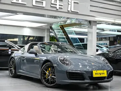 Porsche 911 2018, 64000 км, за 728000 CNY