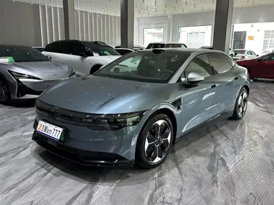 Zeekr 007 · 2025 год