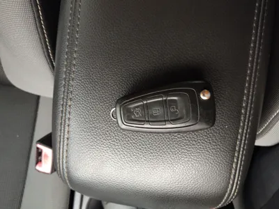 Ford Focus 2012, 139300 км, за 24826.18 CNY - фото 8