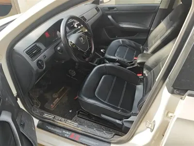 Volkswagen Santana 2020, 60199 км, за 29000 CNY - фото 9