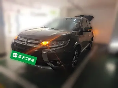 Mitsubishi Outlander · 2016 год