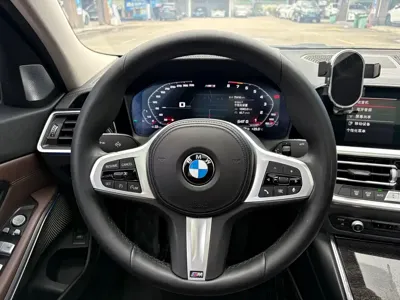 BMW 3 Series 2022, 75000 км, за 138800 CNY